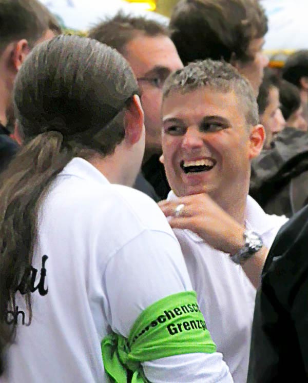 EVeryone happy - the Altestenrat meets in Marktplatz.